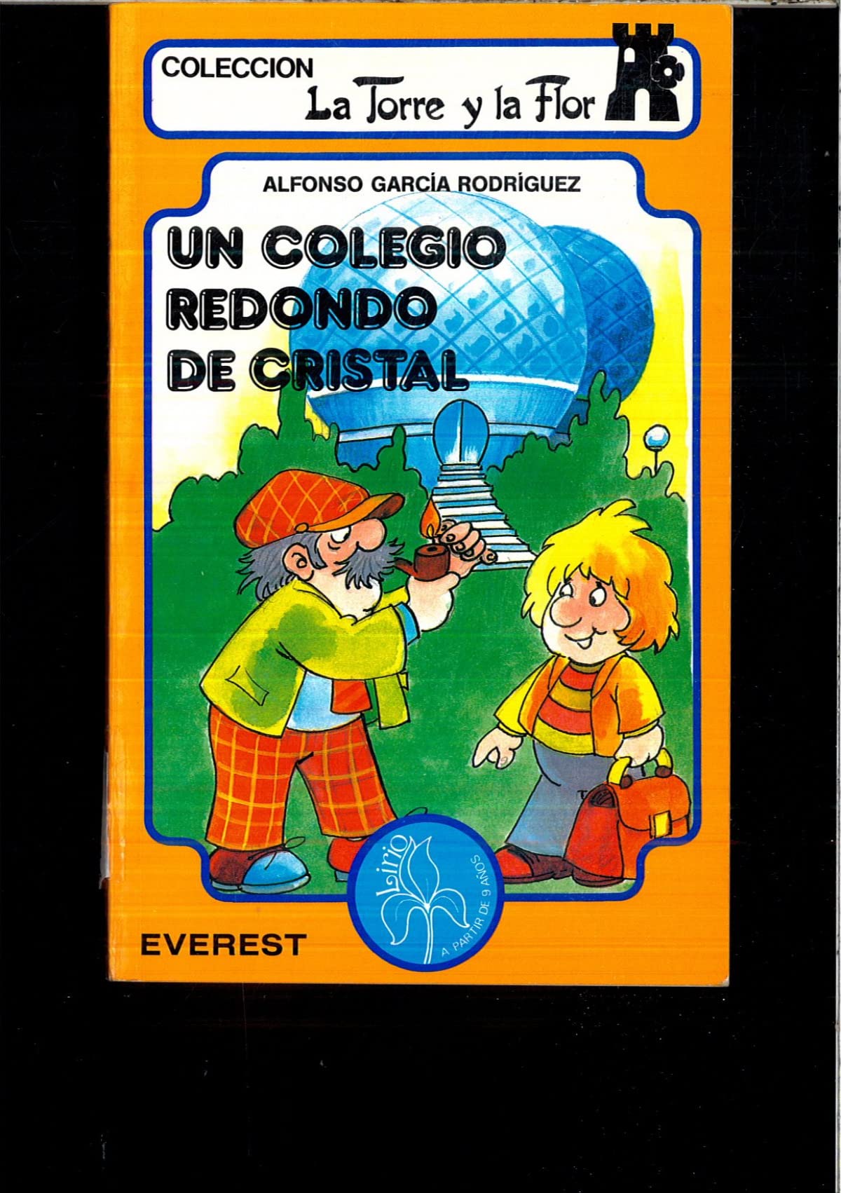 Un colegio redondo de cristal
