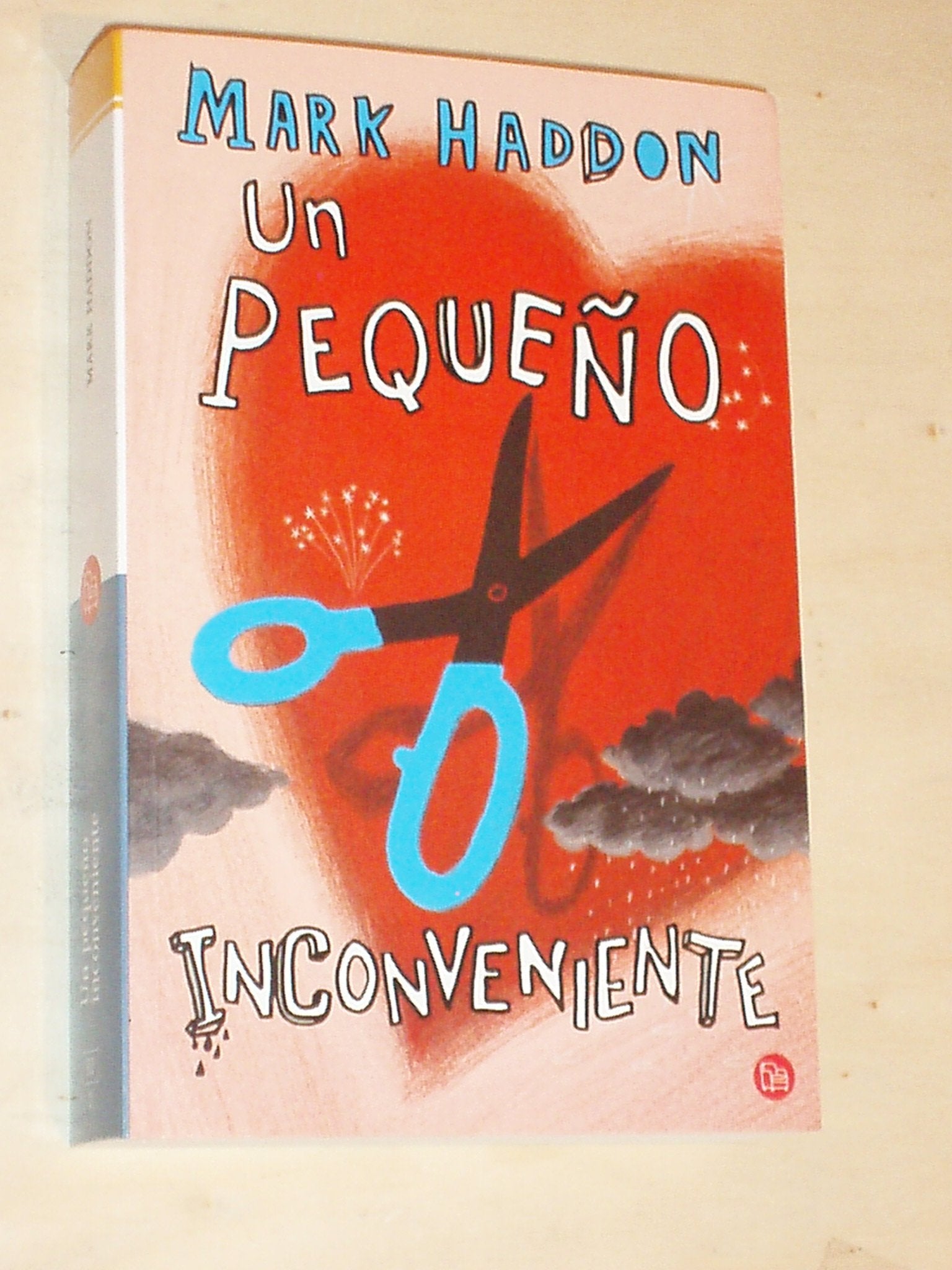 UN PEQUEÑO INCONVENIENTE FG (FORMATO GRANDE)