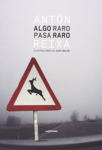 Algo raro pasa raro