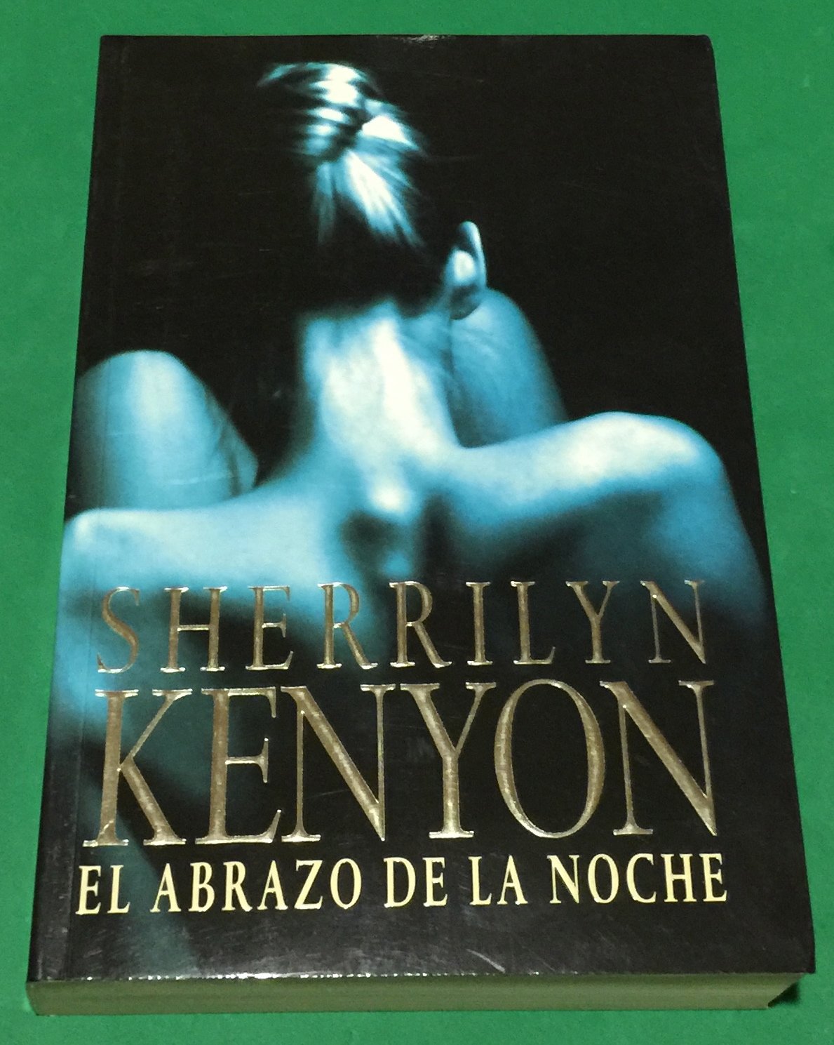 ABRAZO DE LA NOCHE-DEBOLSILLO 07 (SIN COLECCION)