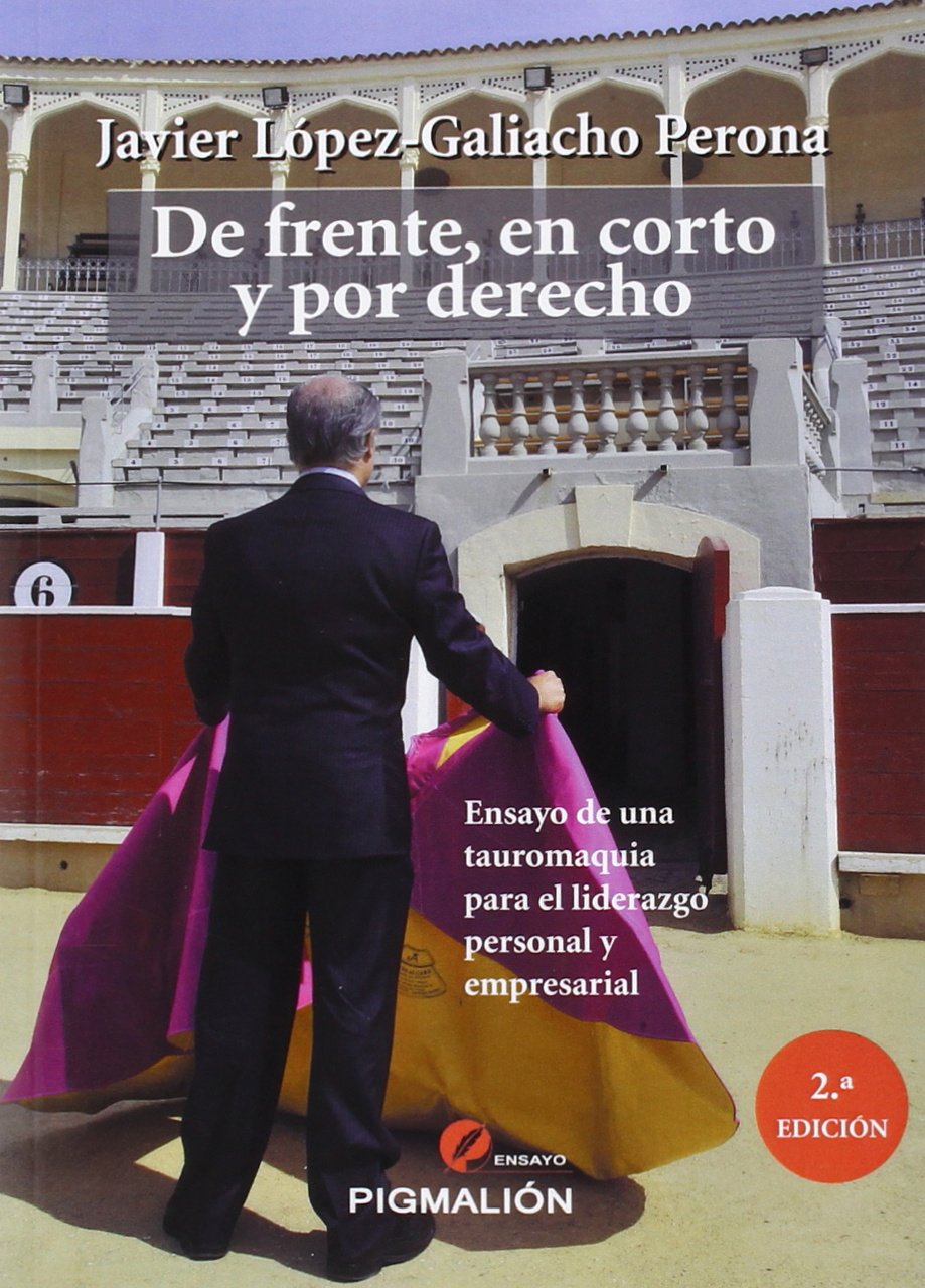 De frente, en corto y por derecho