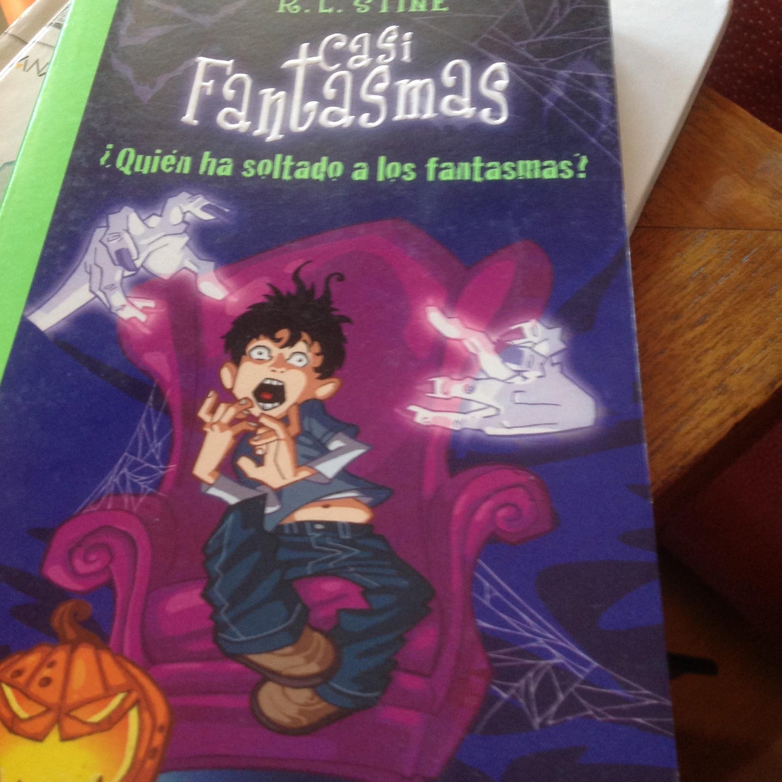 ¿QUIEN HA SOLTADO A LOS FANTASMAS?