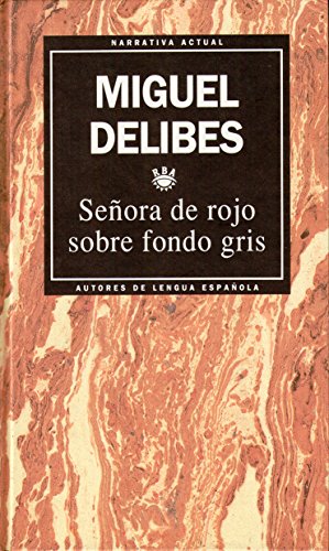 Señora de rojo sobre fondo gris