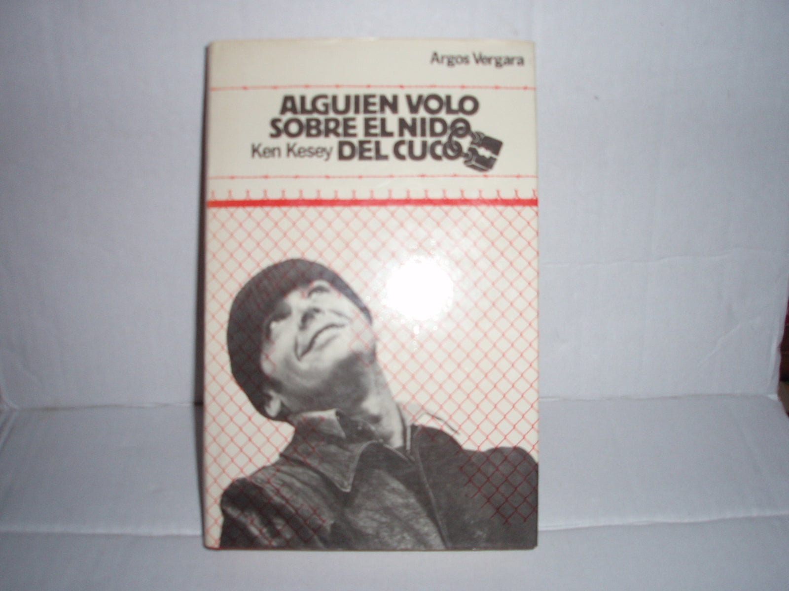 ALGUIEN VOLO SOBRE EL NIDO DEL CUCO