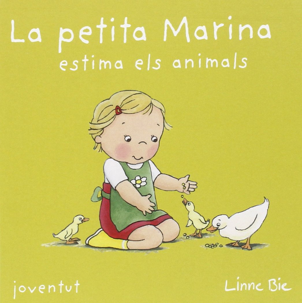 La petita Marina estima els animals