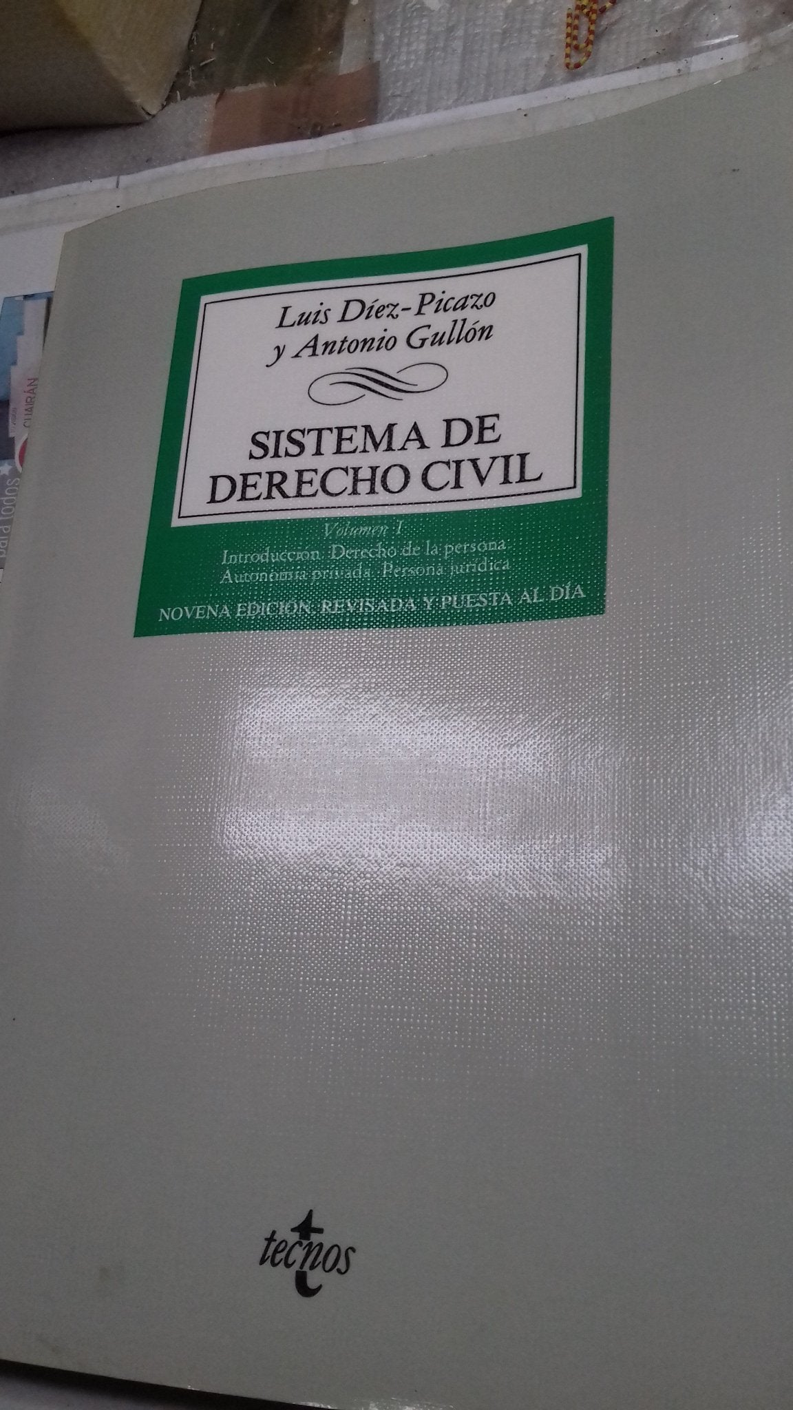 Sistema de derecho civil; t.1