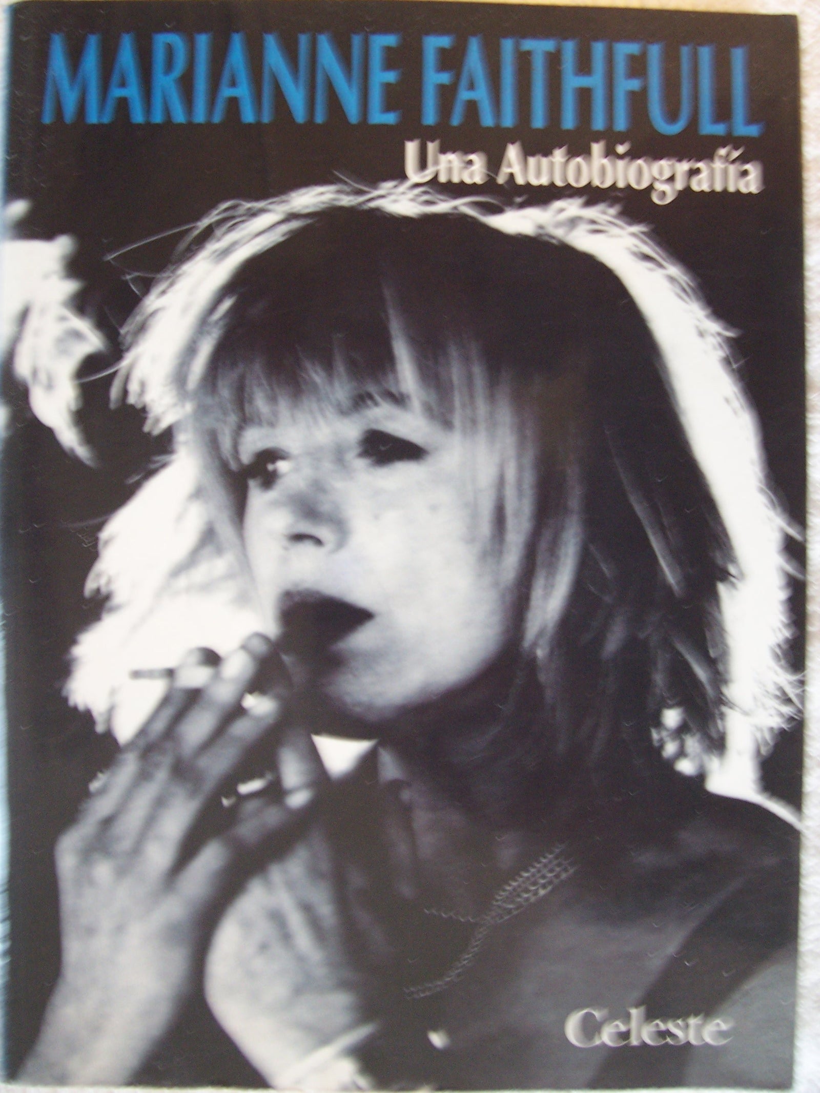 Marianne faithfull : una autobiografia