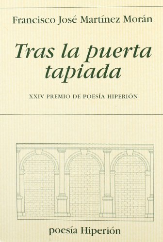 Tras la puerta tapiada