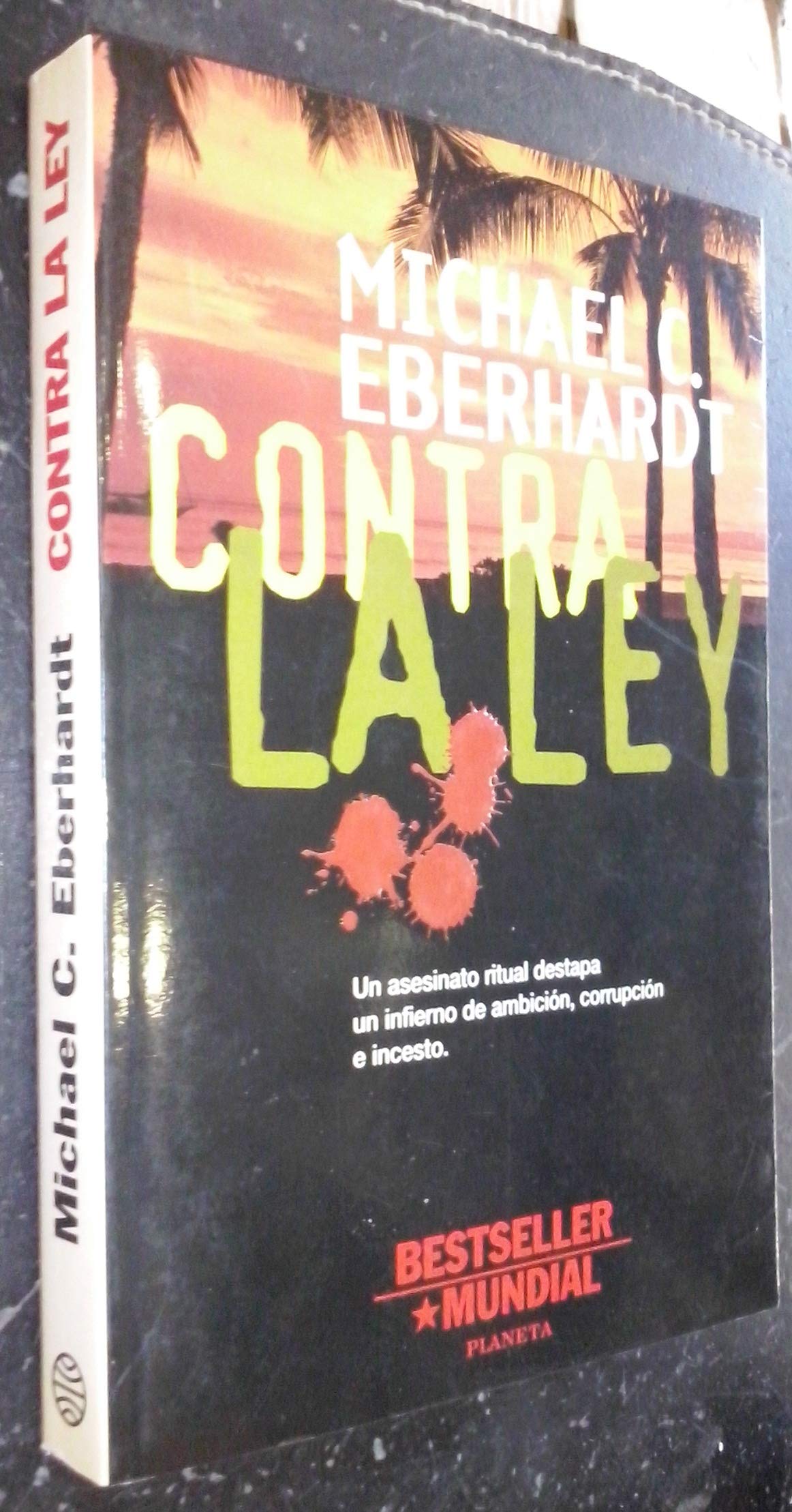 Contra la ley