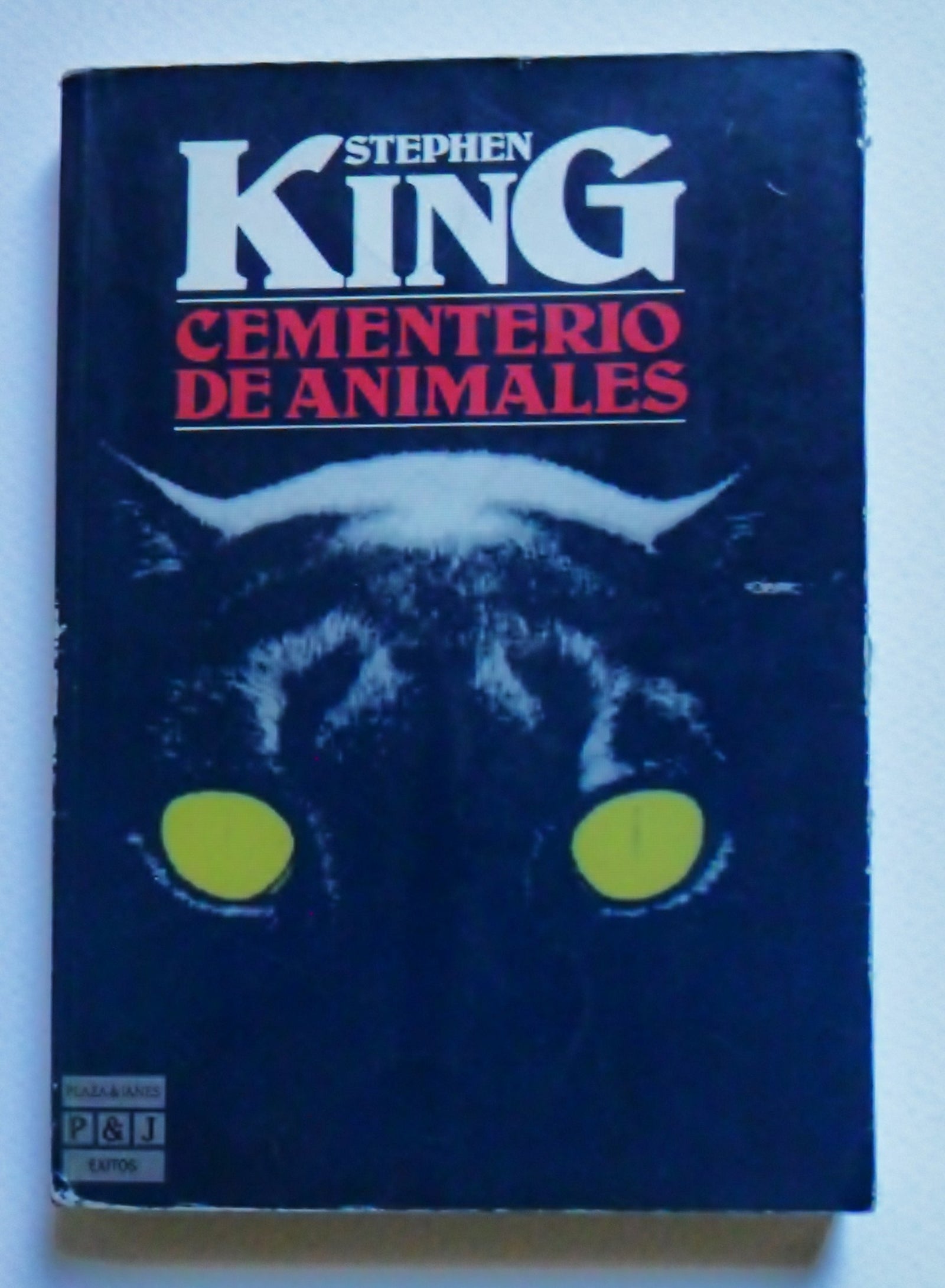 Cementerio De Animales / Pet Cemetary