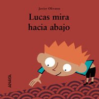 Lucas mira hacia abajo / Lucas Looks down