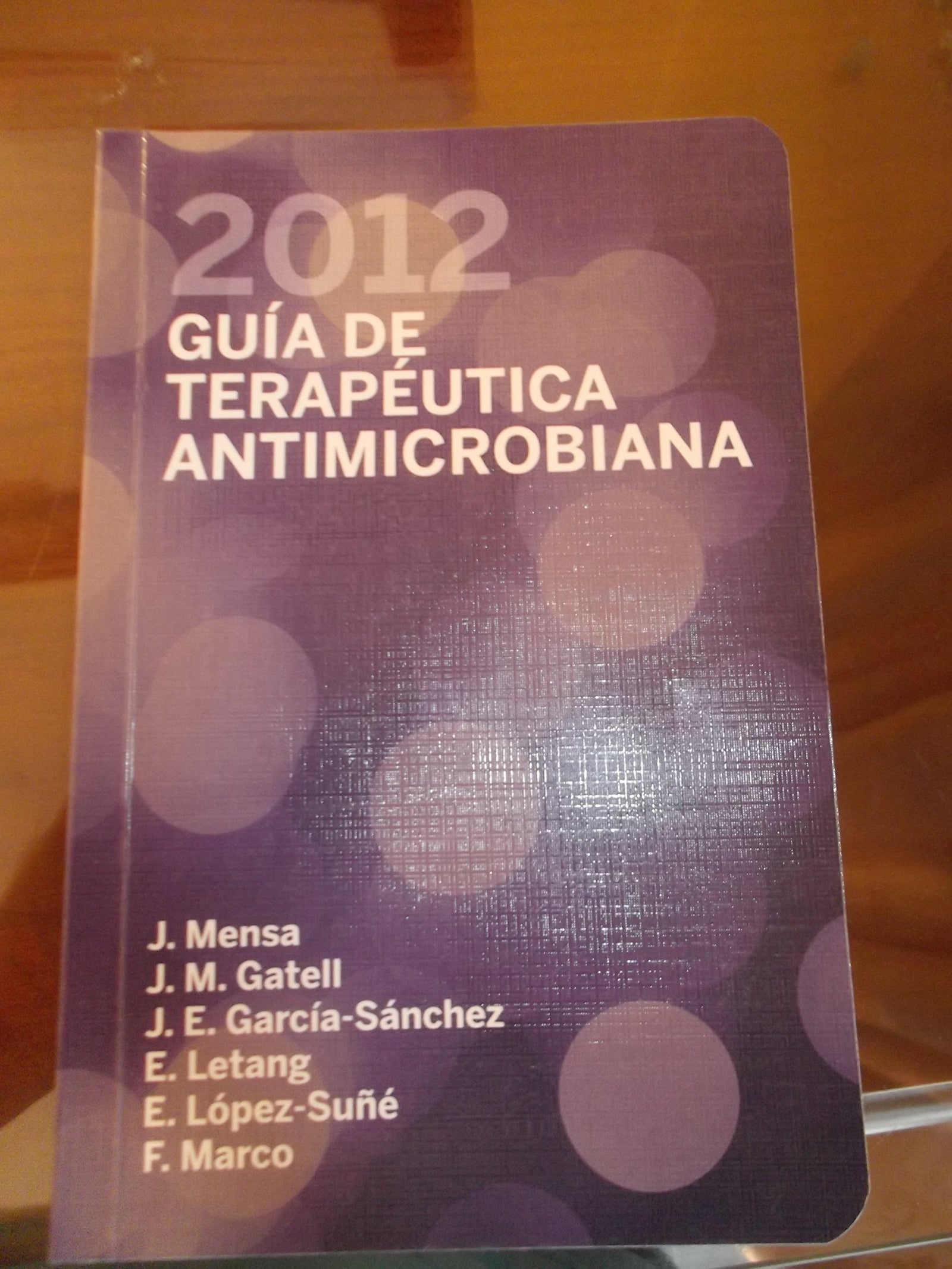 Guia Terapeutica Antimicrobiana 2012