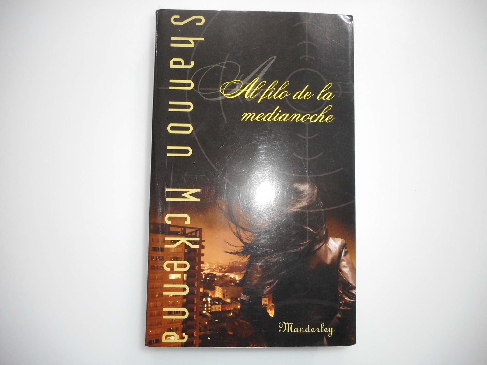 AL FILO DE LA NOCHE (SIN COLECCION)