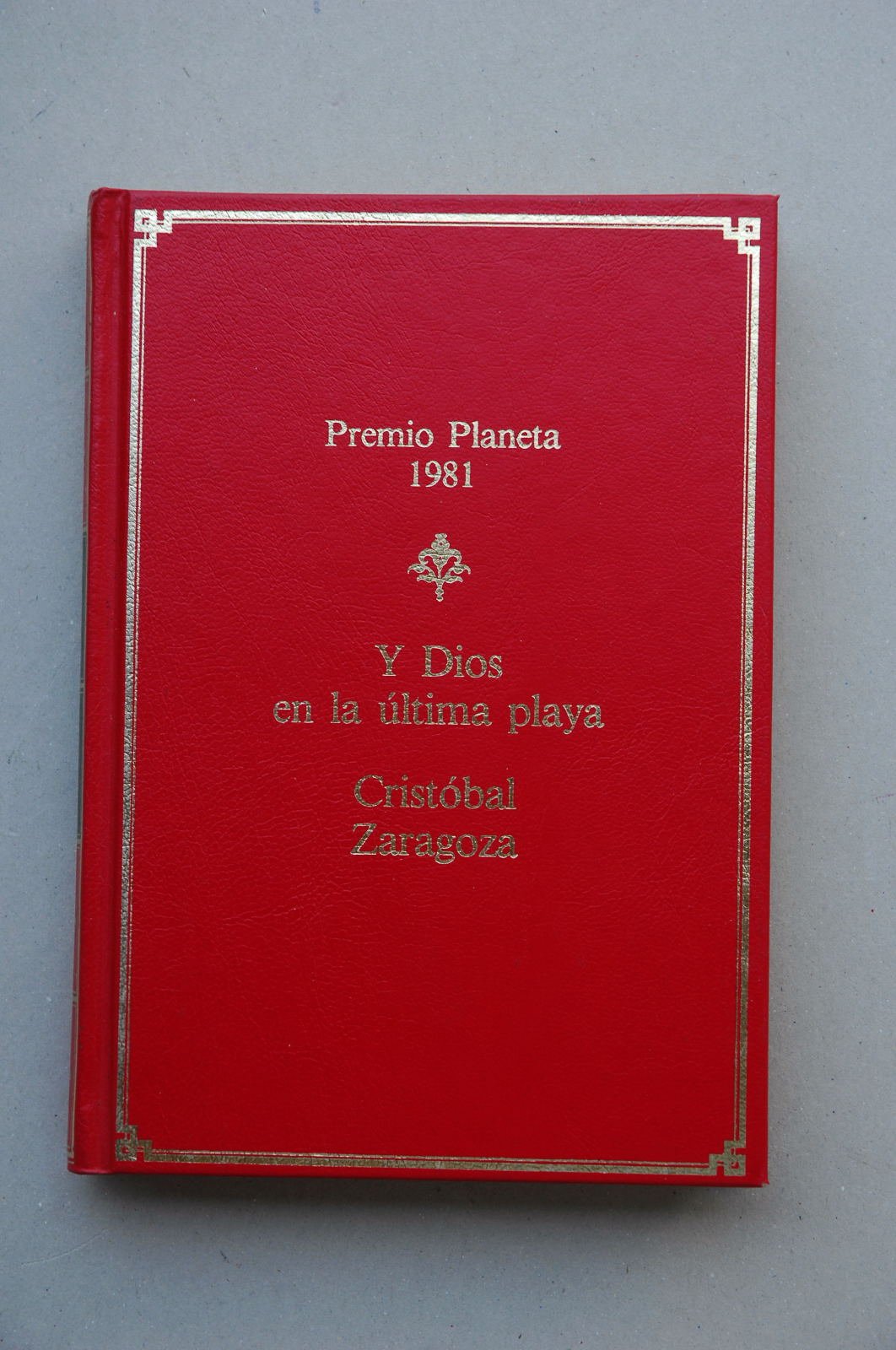 Y dios en la ultima playa