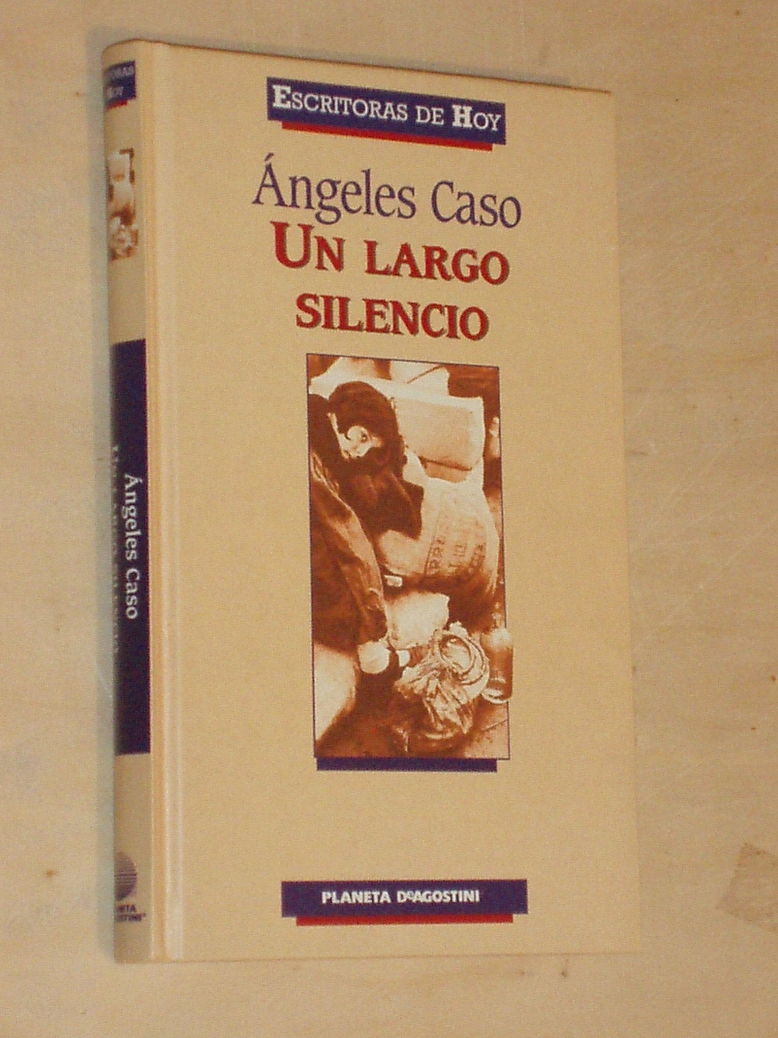 UN LARGO SILENCIO