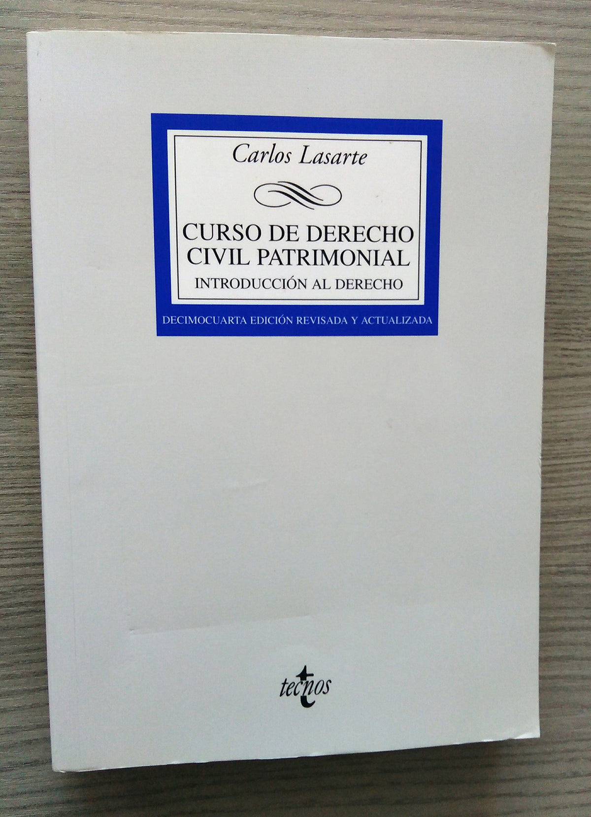 Curso de derecho civil patrimonial/ Course of Civil Propietary equity: Introduccion Al Derecho/ Introduction to Law (Derecho-biblioteca Universitaria)