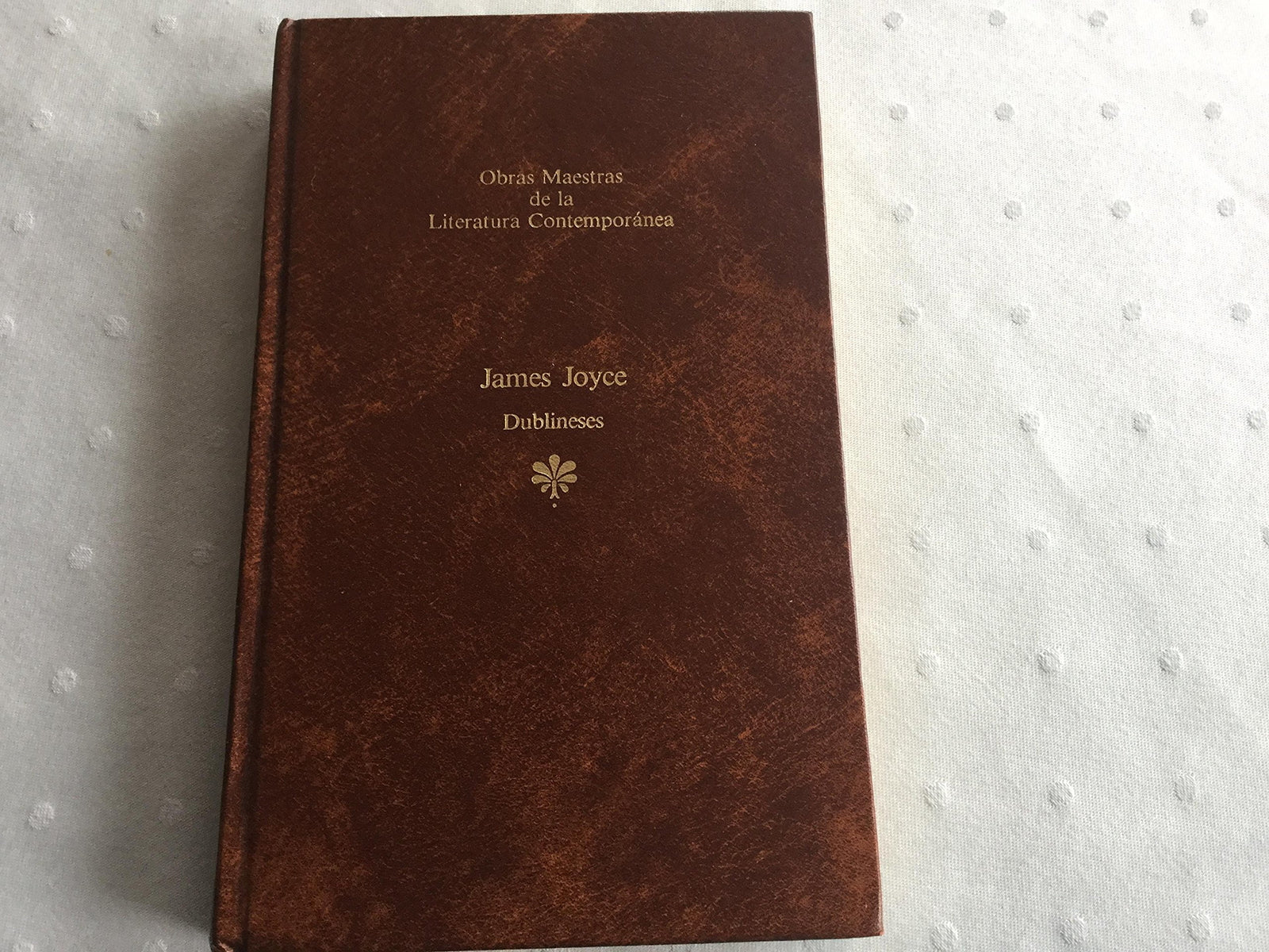Dublineses / James Joyce ; traducción de Guillermo Cabrera-Infante