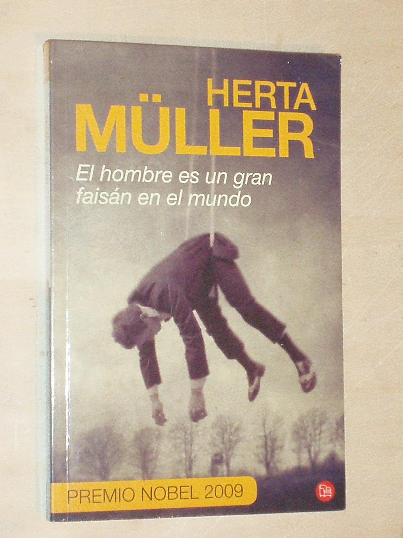 El hombre es un gran faisán en el mundo (FORMATO GRANDE)