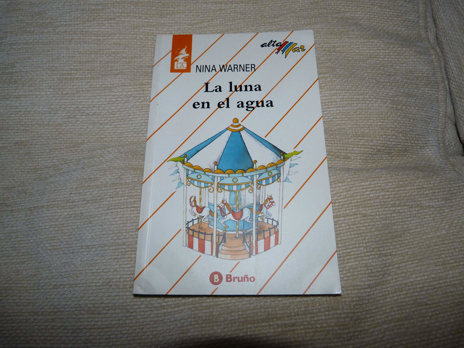 LUNA EN EL AGUA-ALTAMAR (SIN COLECCION)