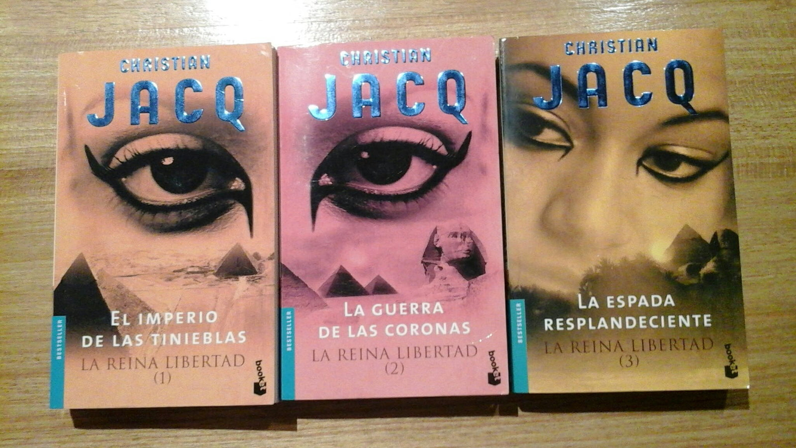 La Espada Resplandeciente / The Flaming Sword (La Reina Libertad / Queen of Freedom)