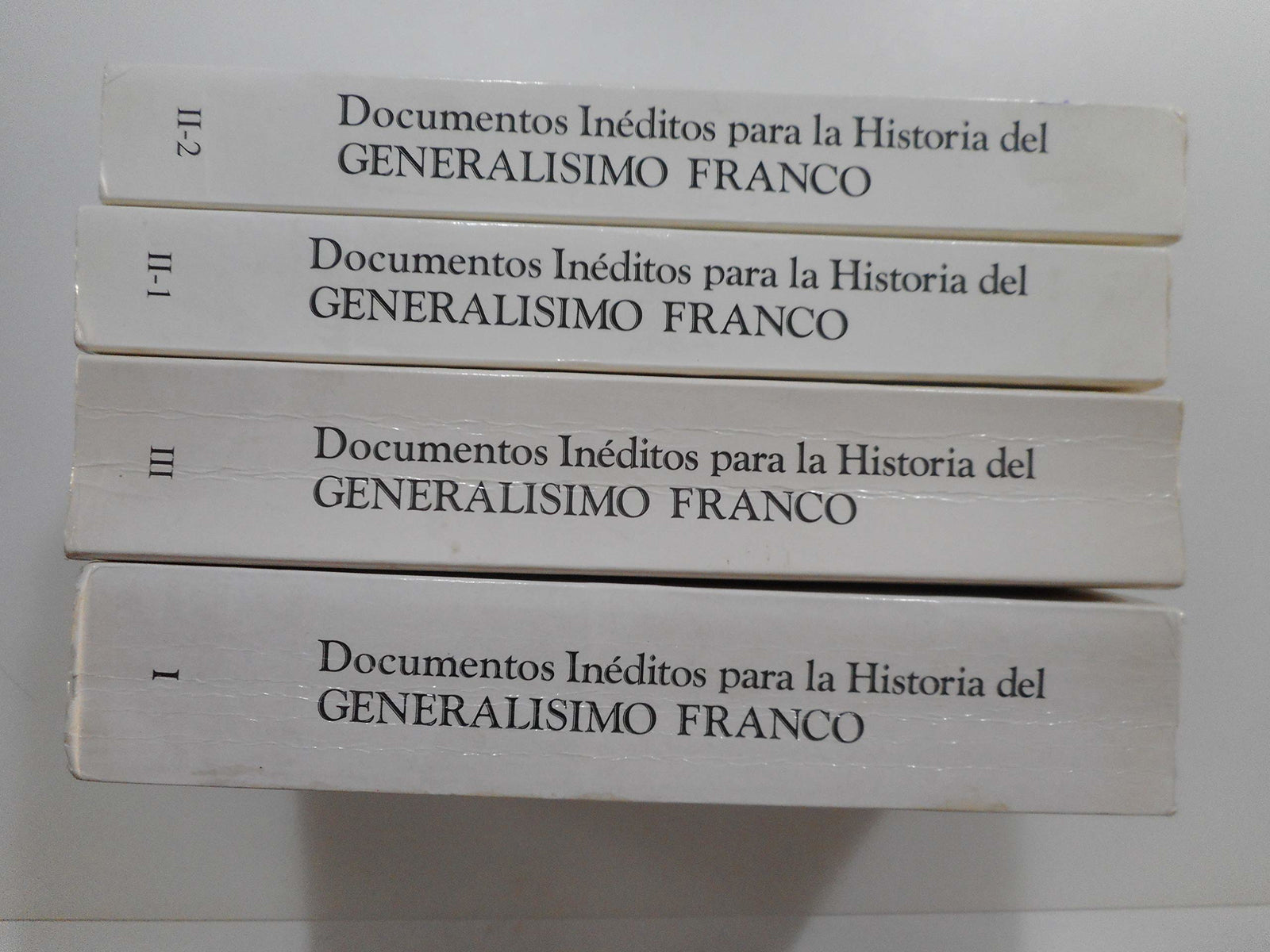 Documentos ineditos para la historia del generalisimo Franco; t.1