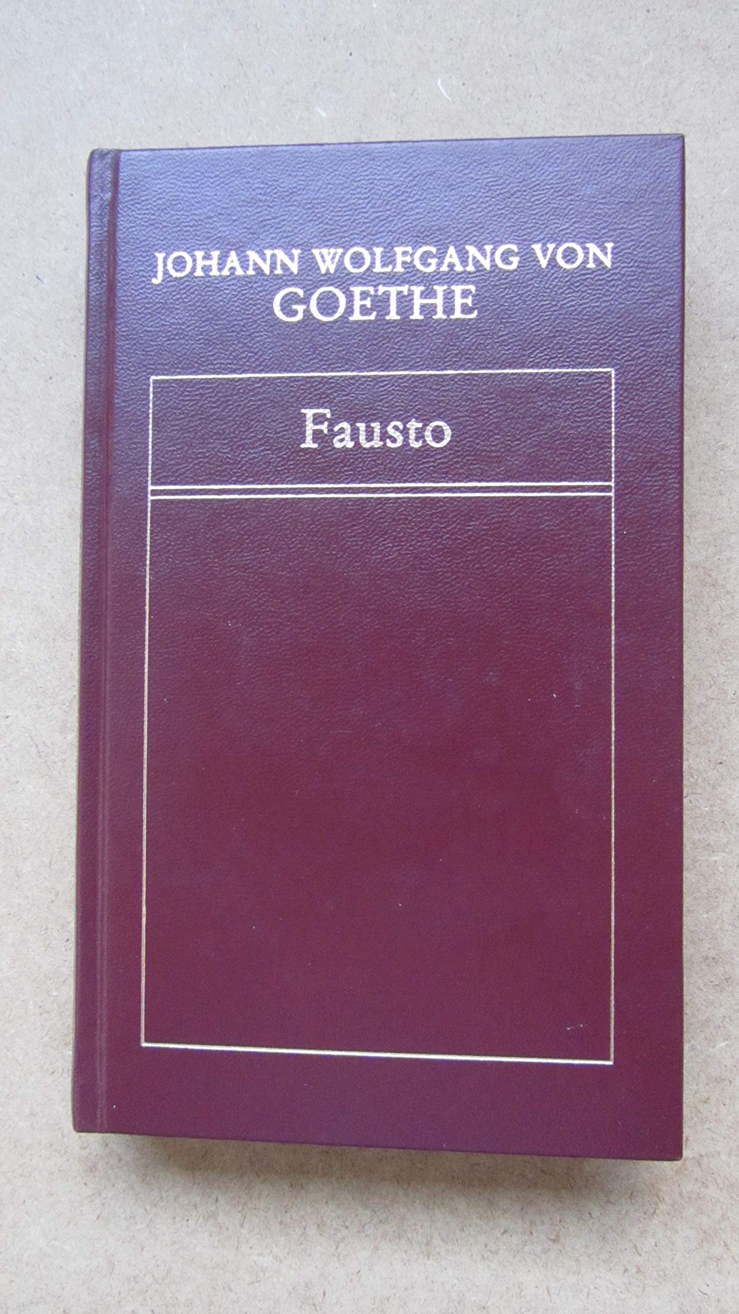FAUSTO
