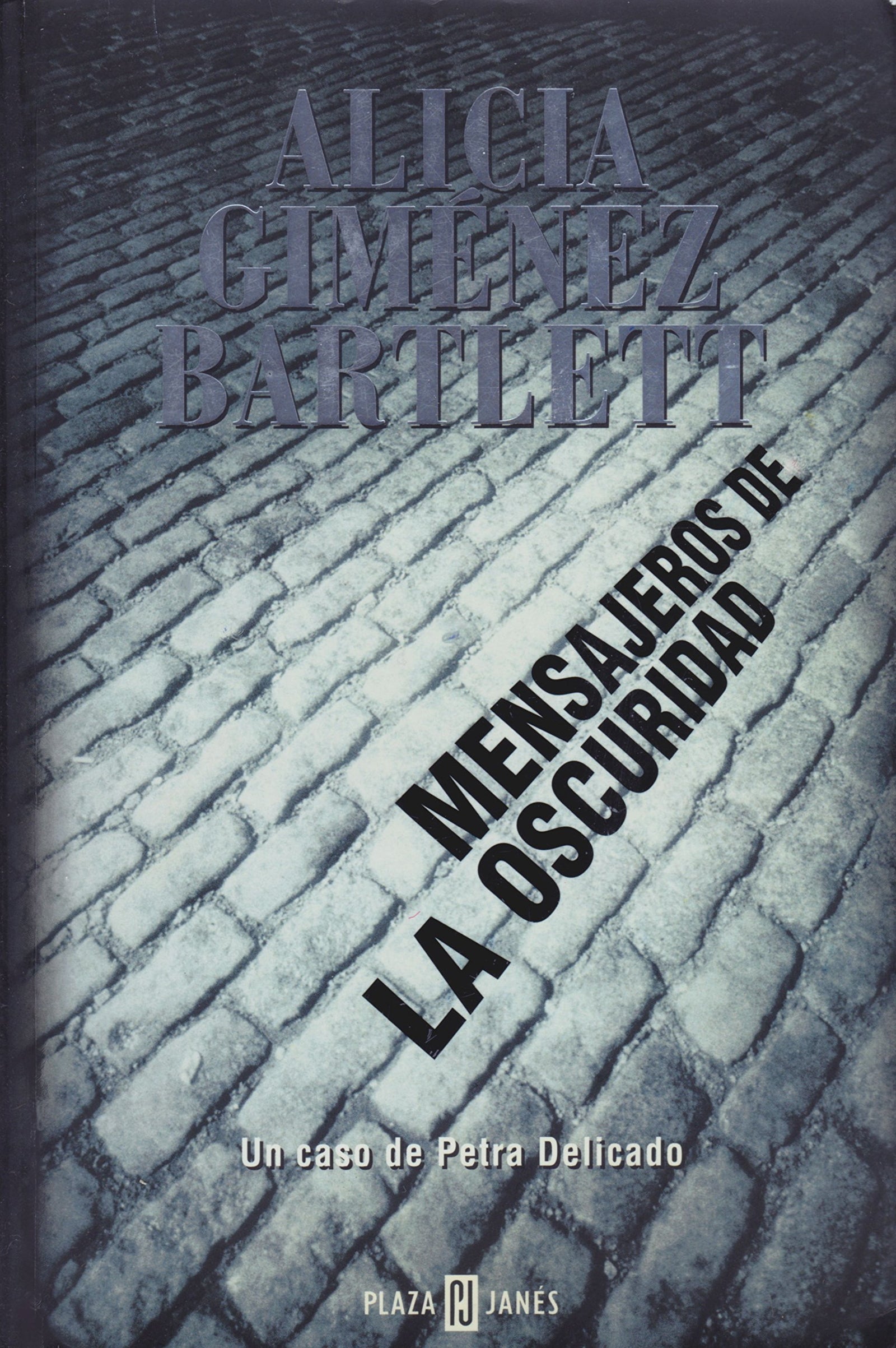 Mensajeros en la oscuridad
