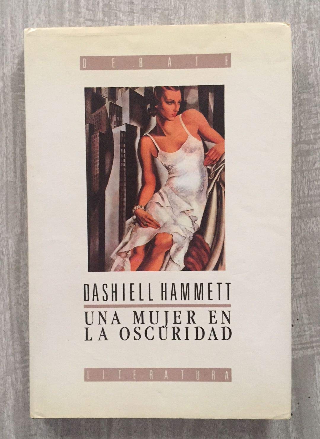 Una mujer en la oscuridad dli047